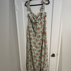 Lulu’s Floral maxi dress large